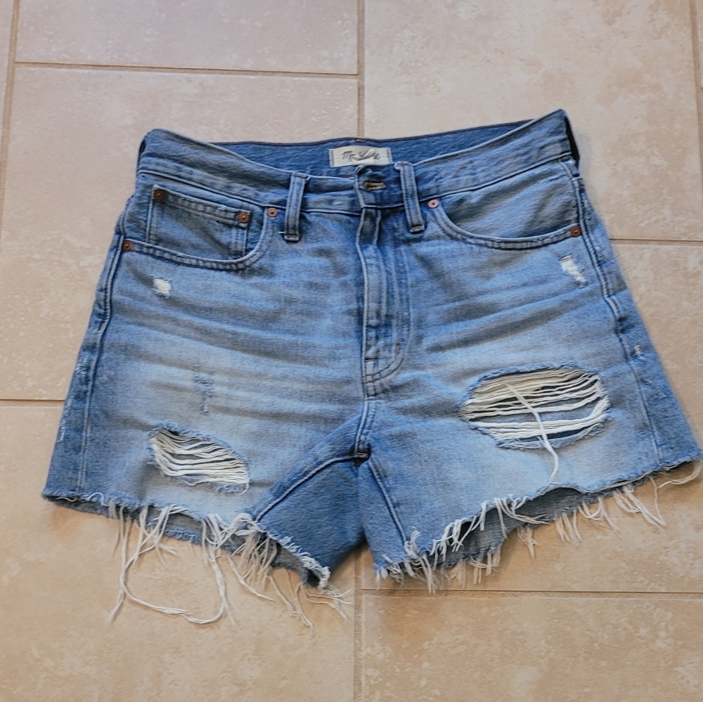 Madewell relaxed mid length shorts 27